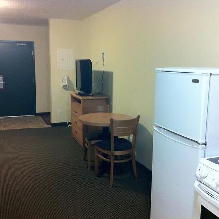 Circle 6 Motel Weyburn Eksteriør bilde