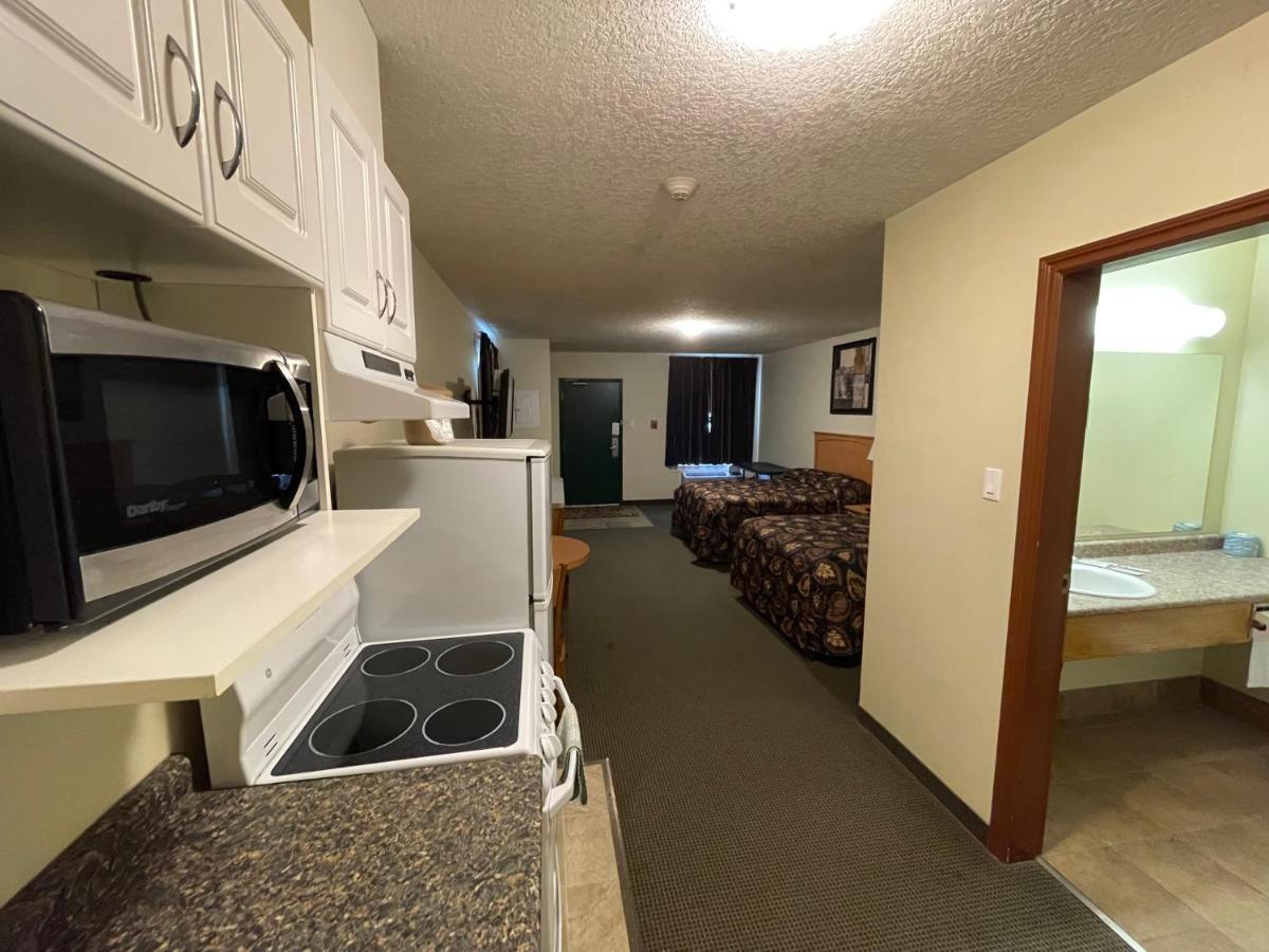 Circle 6 Motel Weyburn Eksteriør bilde