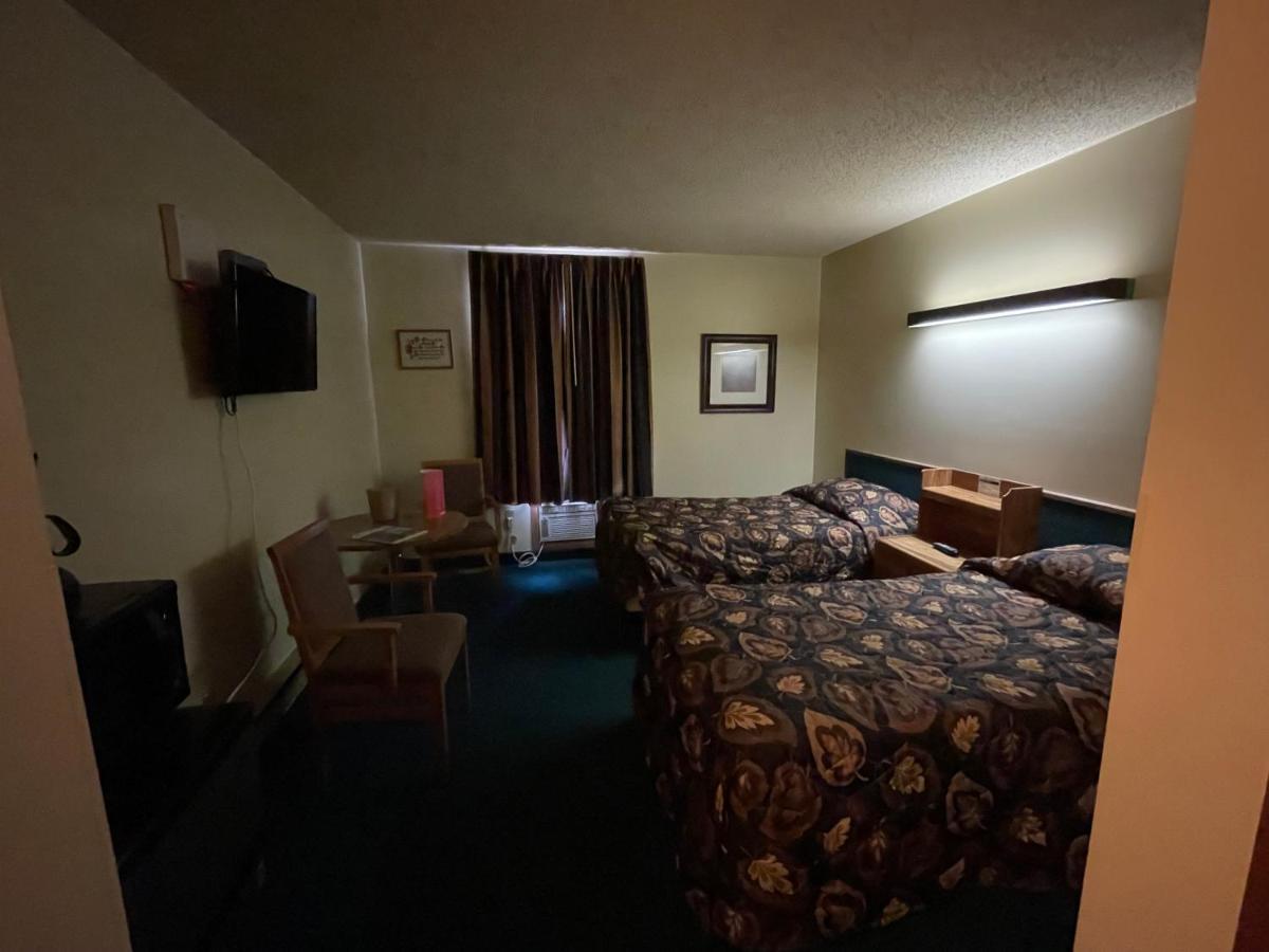 Circle 6 Motel Weyburn Eksteriør bilde