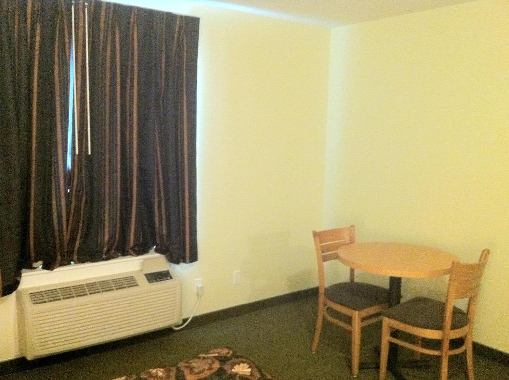 Circle 6 Motel Weyburn Rom bilde